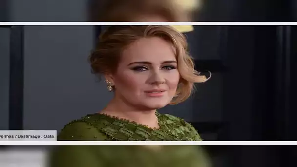 ✅  PHOTO – Adele, très amincie, dévoile sa nouvelle silhouette pour Noël