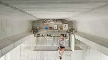 Ce designer a installé un studio clandestin sous un pont d’autoroute