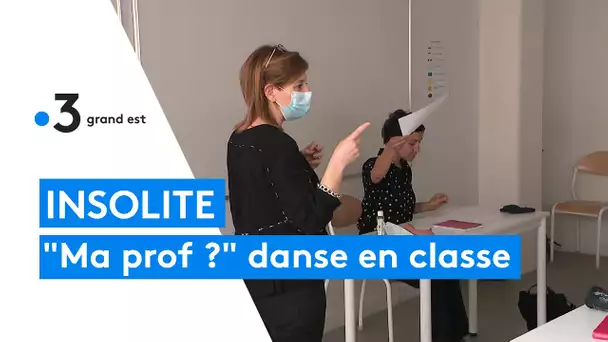 Insolite : spectacle de danse dans une classe "ma prof ?"