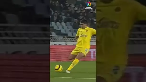 Straight to the goal, Riquelme! 🏹 ⚽  #shorts #laligasantander #villarreal #realsociedad