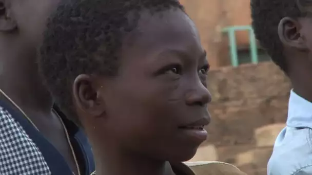 Ils font tout pour divertir les enfants du quartier