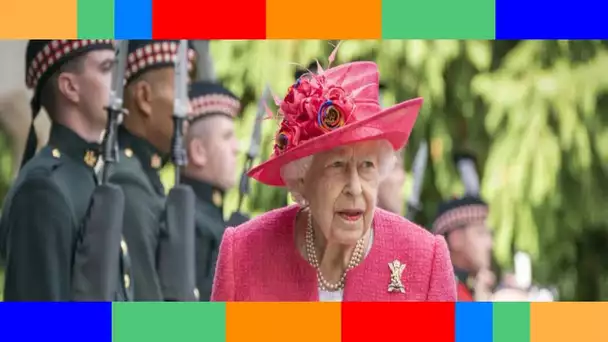 PHOTOS – Elizabeth II en vacances  arrivée royale à Balmoral