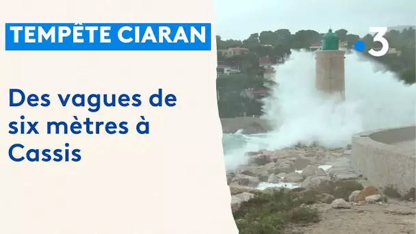 Tempête Ciaran à Cassis : des vagues de six mètres de haut
