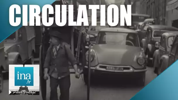 1961 : Paris interdit les voitures à bras | Archive INA