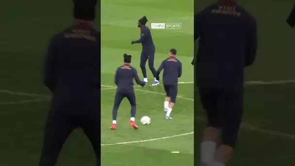 🤣 Mbappé et Hakimi, les inséparables ! #shorts