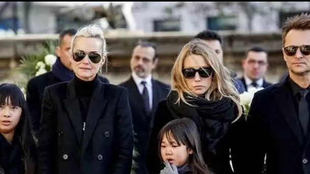 "Mes filles Jade et Joy n’existent plus pour David et Laura" : Laeticia Hallyday se...