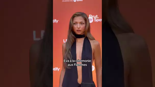 Eva à la cérémonie des Flammes.
