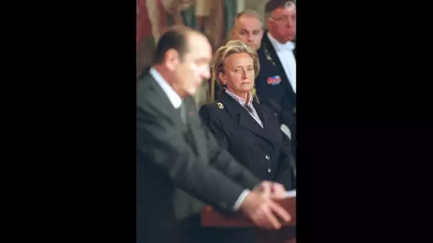 Jacques Chirac : Bernadette et sa belle-mère liguées contre lui, ses fiançailles avec une Américai