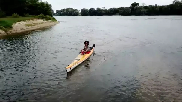 Annaelle Marot descend la Loire en kayak pour sensibiliser sur les déchets plastique qu'on y trouve.