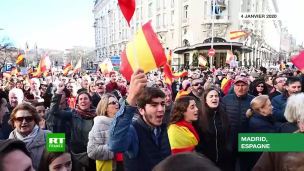 Espagne : les partisans de l'unité espagnole manifestent contre la coalition proposée par Sanchez