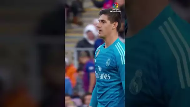 In these difficult moments... Courtois! ✋ 🚫  #shorts #laligasantander #ElClásico #realmadrid
