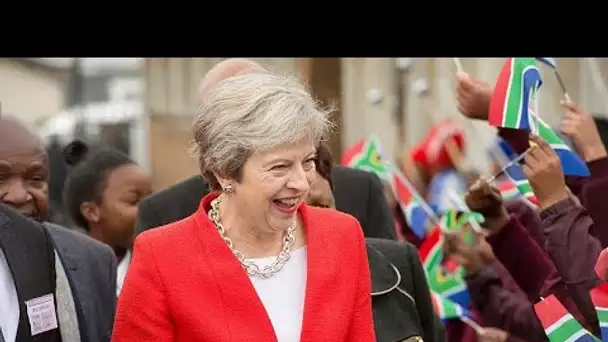 Theresa May joue les VRP en Afrique