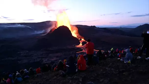 Islande : les geysers de lave d’un volcan offrent un spectacle grandiose