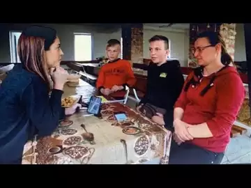 Ukraine : témoignage d'une famille qui a fui son village et l'armée russe