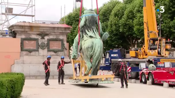 Rouen : la statue de Napoléon déboulonnée