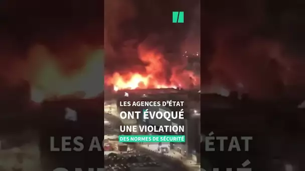 À Moscou, un gigantesque incendie ravage un centre commercial