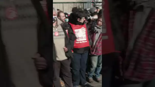 Les députés Louis Boyard et Mathilde Panot aspergés de gaz lacrymogène devant un dépôt de déchets