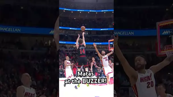 Buzelis just BARELY beats the buzzer! 🚨