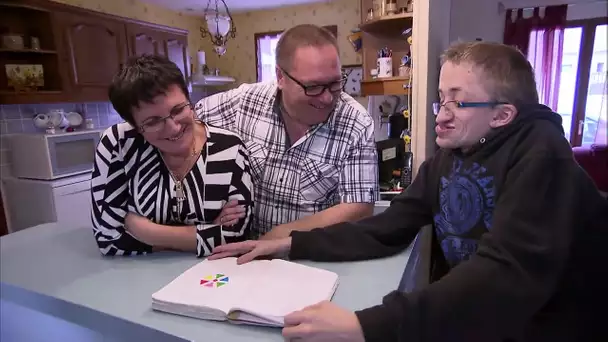 Handicapé, il fait maintenant du Stand Up