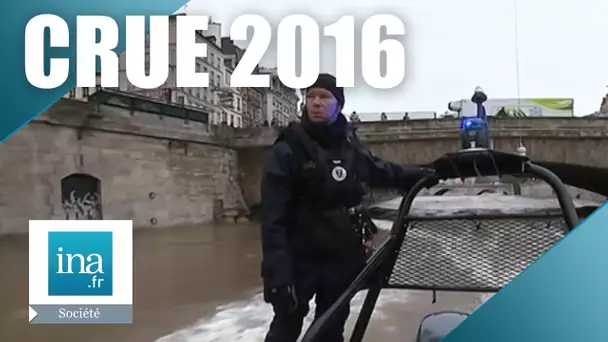 Inondations 2016 : la brigade fluviale de Paris | Archive INA