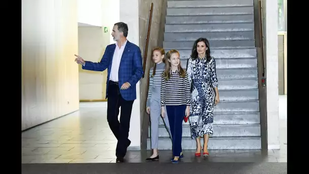 Letizia d'Espagne en look casual chic pour une sortie avec le roi