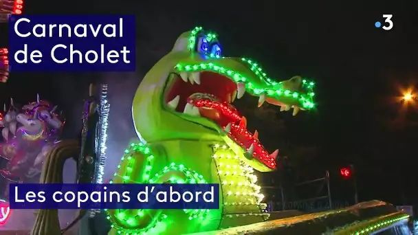 Carnaval de nuit de Cholet 2024 : le char Les copains d'abord