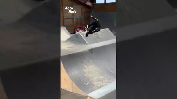 UN BACKFLIP EN SKATE ?? 🤯