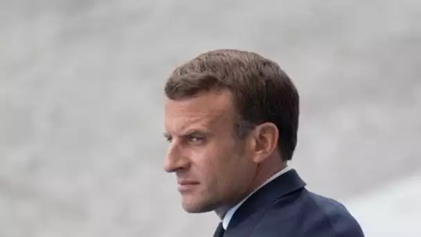Emmanuel Macron fatigué et avachi, ce cliché qui surprend