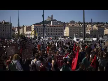 La Fête du travail en manifestant : des cortèges et des revendications