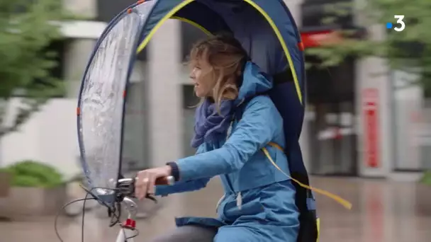 Annecy : ils vendent des bulles de protection contre la pluie pour les cyclistes