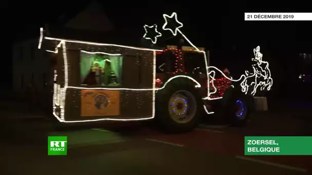 Belgique : parade lumineuse de tracteurs décorés pour Noël