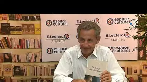 Ajaccio : la dédicace du nouveau livre de Nicolas Sarkozy attire des centaines de personnes