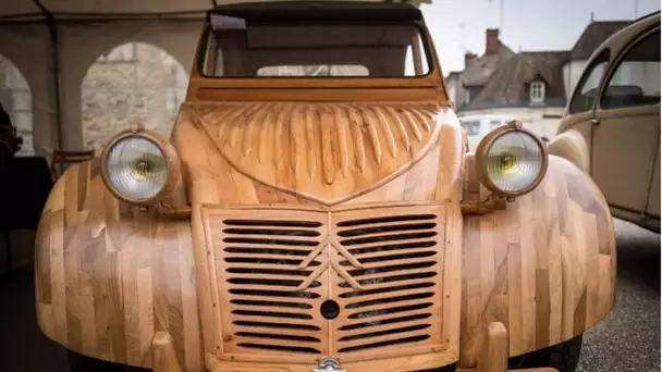 Une 2CV en bois, la construction géniale d’un retraité !