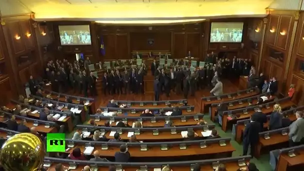 Kosovo : de nouveaux jets de gaz lacrymogène au Parlement