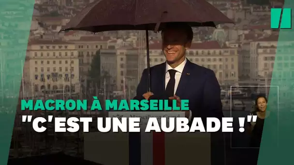 À Marseille, le discours de Macron interrompu par la pluie… et un souci technique