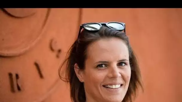 Laure Manaudou torride : seins nus, la nageuse fait tomber le haut et dévoile une...