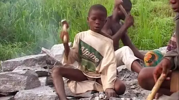 Au Nigeria, les enfants esclaves travaillent dans les carrières