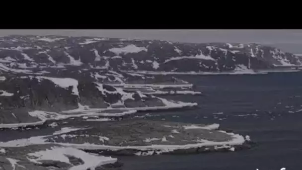 Canada, territoire du Nunavut : roche et glace