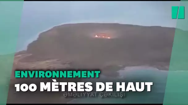 Les images impressionnantes de l'éruption d'un "volcan de boue" en mer Caspienne