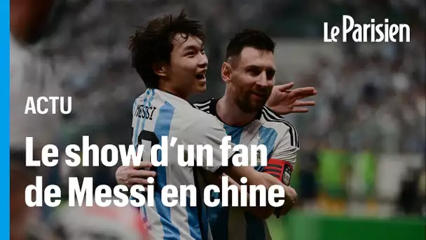 Un fan enlace Messi et fait le show en plein match Argentine-Australie