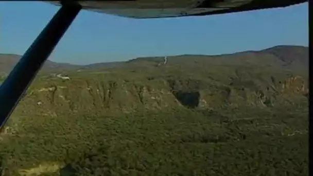 Equateur-état : L'avenue des Volcans