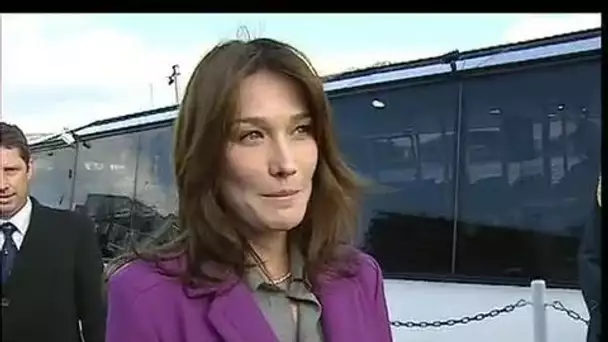 [Carla Bruni Sarkozy : opération séduction ?]