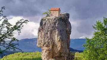 Une maison vieille de 1 000 ans à 40 mètres de haut !