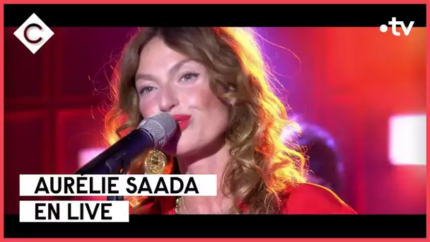 Aurélie Saada en live sur la scène de C à vous - 03/11/2022