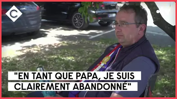 Un maire en grève de la faim pour scolariser son fils autiste - La Story - C à Vous - 30/05/2023