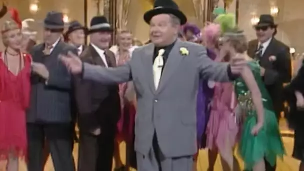 Benny Hill - Benny sort de prison