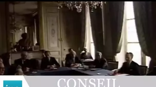 Les politiques attaquent le Conseil Constitutionnel - Archive vidéo INA