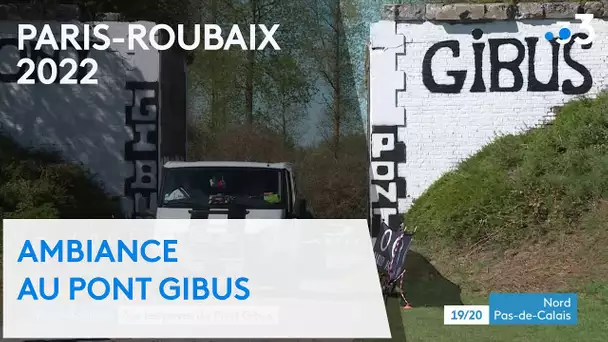 Paris-Roubaix 2022 : Ambiance du côté du secteur pavé du Pont Gibus entre Wallers et Hellemmes.