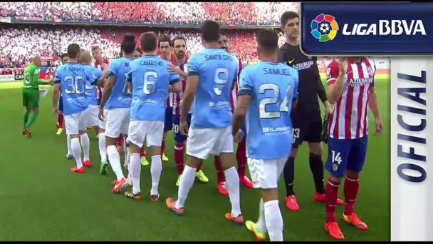 Atlético de Madrid supporters singing the team's anthem