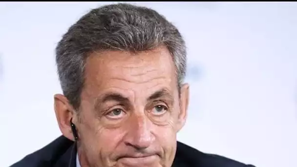 Nicolas Sarkozy ose une blague en plein procès
